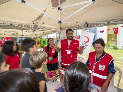 Mersin'de çocuklar sağlık elçisi olarak aileleri ve mahallelerini bilinçlendiriyor