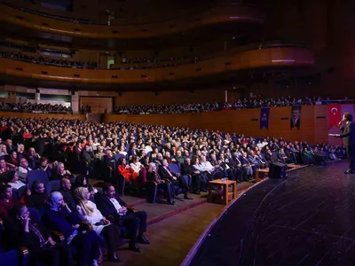 Alaturka’nın yıldızları Bursa’da nostalji ve türkü buluşması yaşattı
