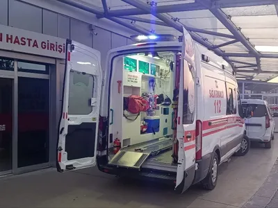 Motosiklet kontrolden çıkarak devrildi, Beyşehir Avşar Mahallesi'nde iki kişi yaralandı