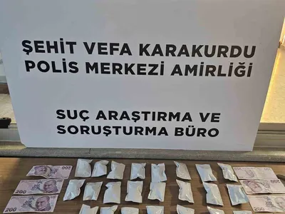 Çekmeköy'de konsolündeki gizli bölmeden 127,2 gram marijuana çıktı