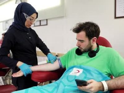 Gençler 20 yaşında kan bağışında öne çıktı, yaz dönemi beklenen düşüşü göstermedi