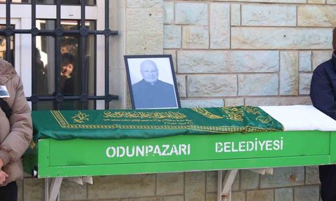 Burcu Özberk'in Dedesi Cumhuriyet Yıldızlar Eskişehir'de Uğurlandı