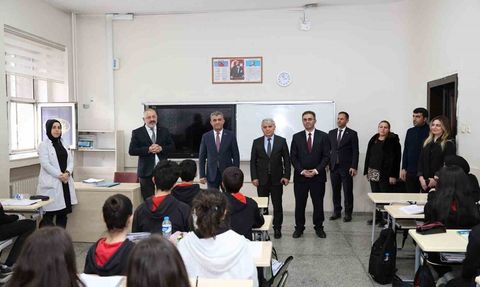Prof. Dr. Ersin Karaman'dan Erzurum Lisesi'ne Anlamlı Ziyaret