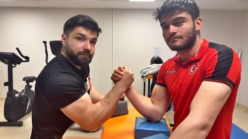 Namağlup Bilek Güreşi Şampiyonları Avrupa ve Dünya Arenasında
