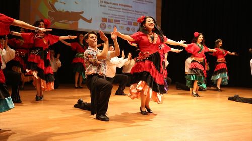 Sakarya'da 15. Uluslararası Halk Oyunları Festivali Gururla Tamamlandı