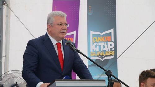 Yenişehirlioğlu, Çankırı Kitap Günleri'nde Kitapseverlerle Buluştu