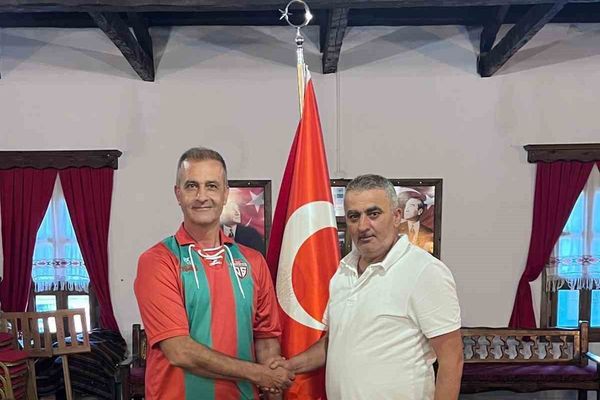 Osmanelispor şampiyon hocası Hasan Kol ile yeni sezona hazırlanıyor