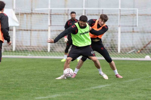 Sivasspor hazırlıklarını çift idmanla yoğunlaştırdı