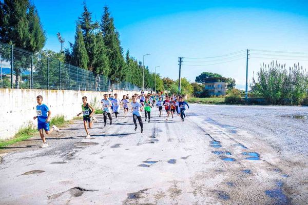 Aydın'da okul kroslarında 281 sporcunun mücadele günü