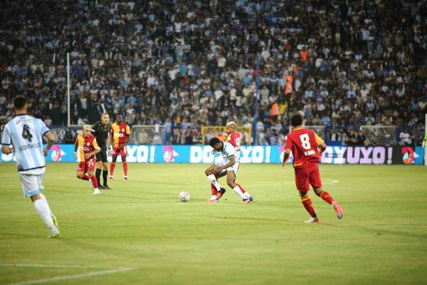 Galatasaray Erzurum'da farklı galibiyet aldı: 4-0