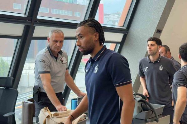 Sürpriz transfer Muhammed Salah kamp kadrosunda