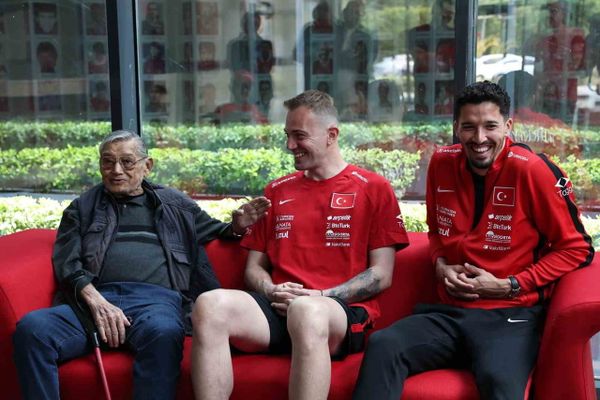 Futbolun unutulmaz kalecisi Şükrü Ersoy hayata veda etti