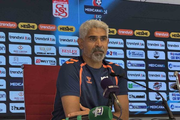 Sivasspor'da taahhüt ve sabır çağrısı: Taşdemir göreve devam edeceğini söyledi