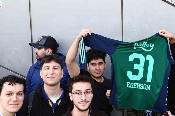 Ederson Kadıköy'de taraftarla buluştu: imza günü coşkusu