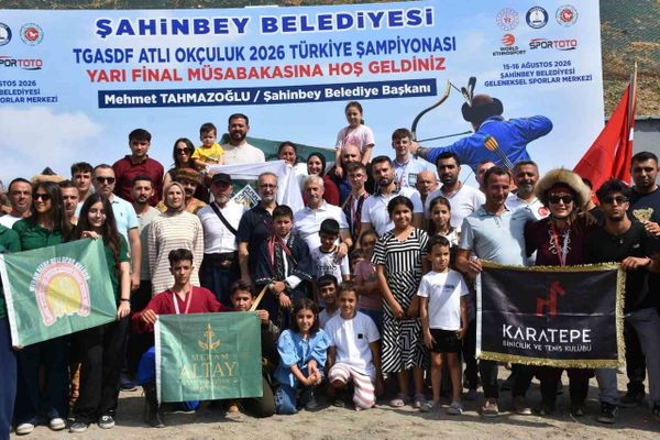 Gaziantep'te geleneksel atlı okçuluk yarı finalleri renkli mücadeleye sahne oldu
