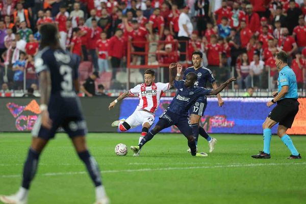 Fenerbahçe'den erken gol ve ikinci yarı vuruşu: Samsunspor 0-2