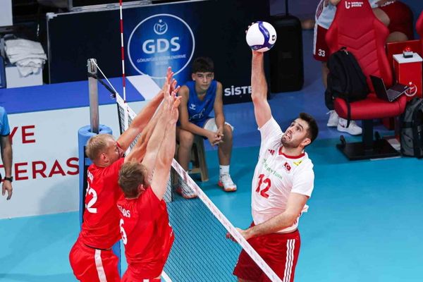 Milliler Danimarka hazırlık maçını dört sette kazandı