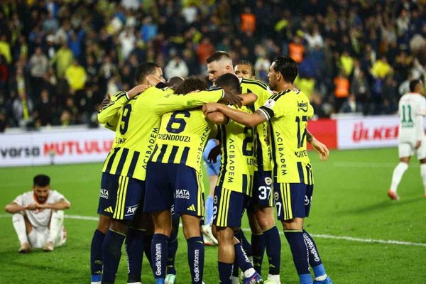 Fenerbahçe'nin Alanyaspor karşısında 10 maçlık yenilmezlik serisi sürüyor