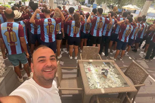Trabzonspor sevgisi Girne'ye 250 Salah formasıyla taşındı