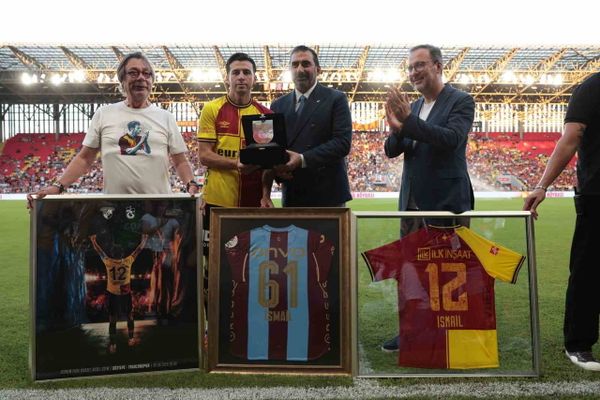 İzmir'de veda gecesi: İsmail Köybaşı jübilesinde Göztepe, Trabzonspor'u 2-1 yendi