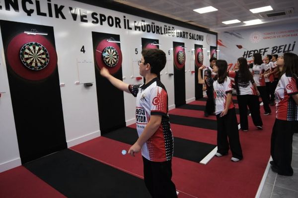 Erzincan'da Şehit Eren Bülbül Türkiye dart şampiyonası'nın birinci ayağı başladı