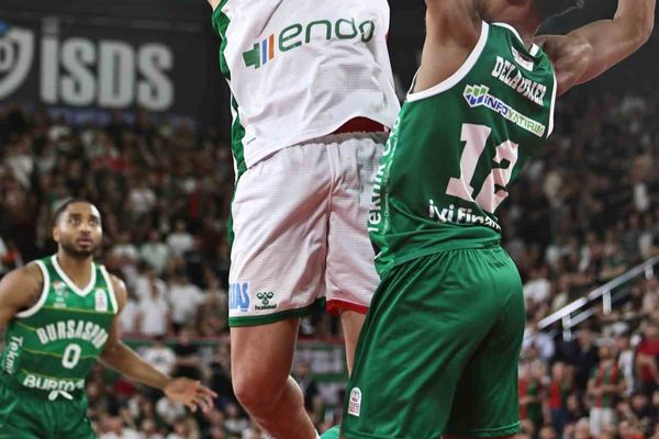 Karşıyaka Bursaspor deplasmanında çıkış peşinde