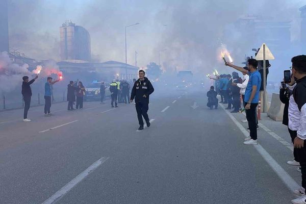 Coşkulu meşalelerle Konya’da Filistin milli takımı karşılandı