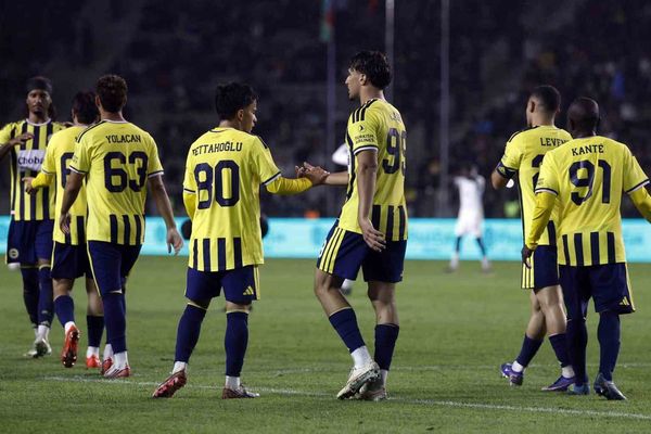 Bakü'de prova: Fenerbahçe N’Golo Kante ve Çağrı Balta'nın golleriyle 2-0 kazandı