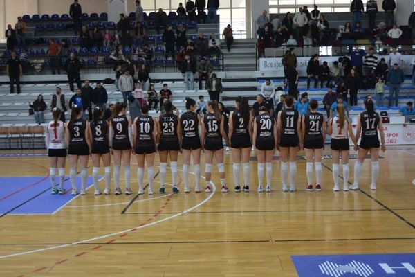 Turgutlu Belediyespor salonda 23 tribün içi reklam alanını satışa çıkardı