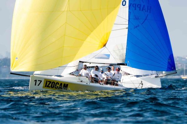 Kalamış’ta rüzgâr ve taktiğin yarıştığı gün: 14. TAYK-Eker Olympos Regatta j70'de çekişme sürdü