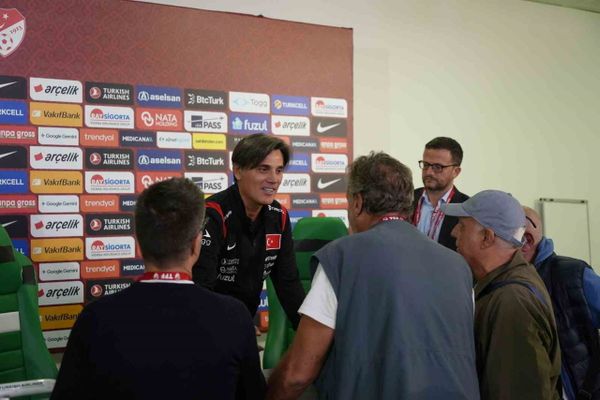 Montella'dan milli heyecan: sahaya Türkiye için atan bir kalple çıkacağım