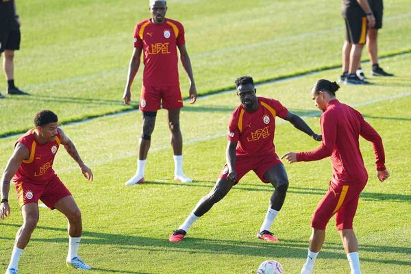 Galatasaray taktik ağırlıklı antrenmanla Villarreal sınavına hazırlanıyor