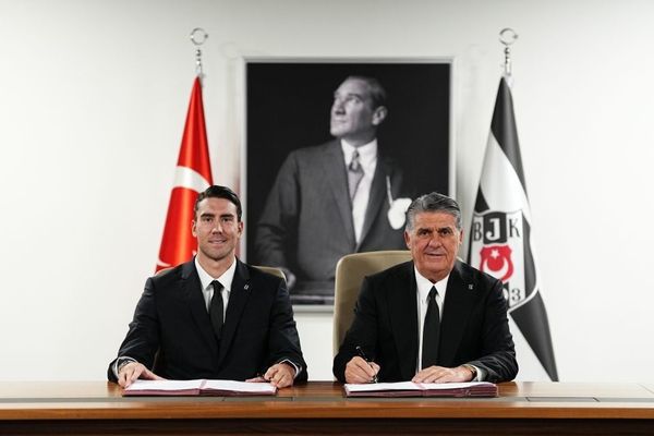 Beşiktaş hücum hattını Dusan Vlahovic transferiyle güçlendirdi