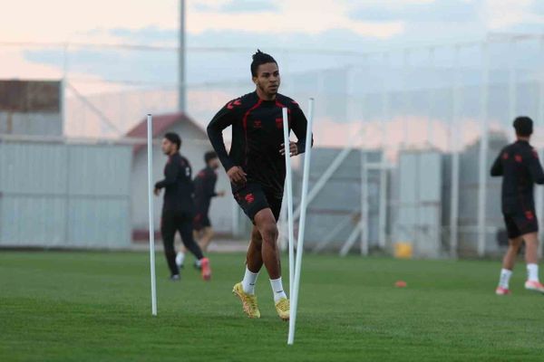 Sivasspor Pendikspor randevusuna taktik ağırlıklı hazırlanıyor