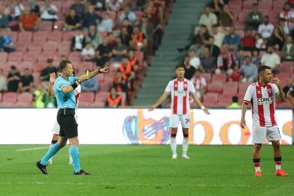 Samsunspor'da Fenerbahçe üstünlüğü: Vedat Muriqi erken golle öne geçti