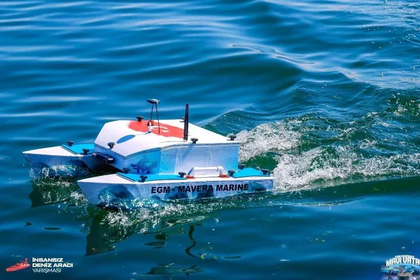 Fırat Üniversitesi’nin Mavera Marine takımı TEKNOFEST mavi vatan’da zirveye çıktı
