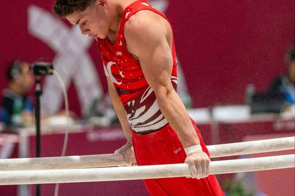 Altan Doğan'dan Taranto'da paralel aleti zaferi