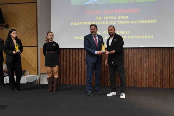 Eskişehir'de altyapı vurgusu: il müdürü Kalın’a spor katkı ödülü