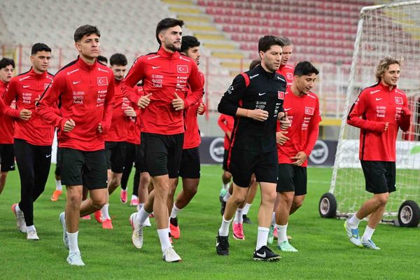 Genç milliler Ukrayna sınavı öncesi Ümraniye'de hazırlandı