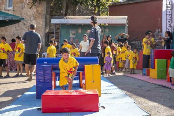 Sporla büyüyen nesil: Sporbüs 26 bin çocuğa ulaştı