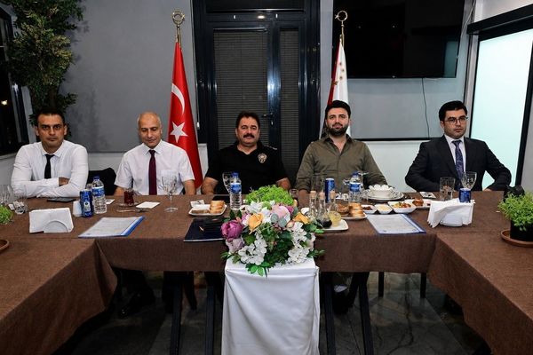 Bursa'da yeni sezon öncesi birlik mesajı: Bursaspor, emniyet ve taraftarlar güvenlik için bir araya geldi