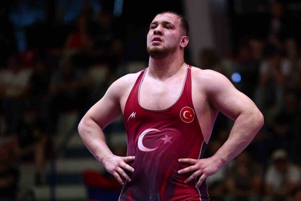 Hakan Büyükçıngıl Taranto'da 125 kiloda Akdeniz Oyunları şampiyonu