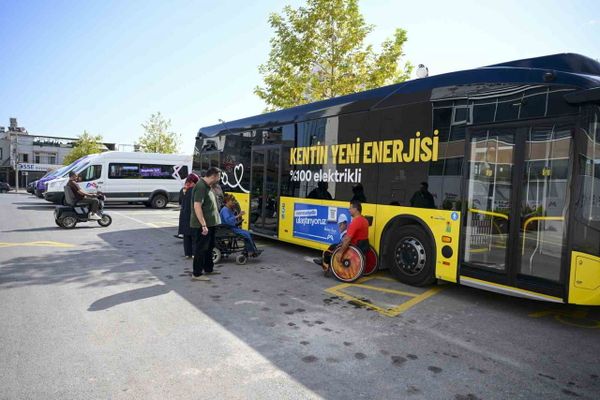 Mersin'de hareketlilik haftasında deniz manzarası eşliğinde spor ve engelsiz ulaşım öne çıktı