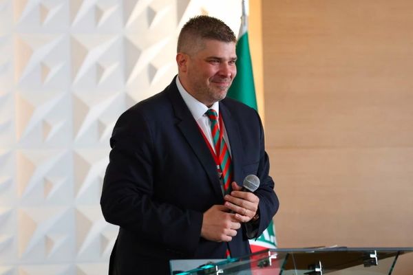 Tribünde dayanışma çağrısı: Karşıyaka başkanı Yiğit Tusder kombineye destek istedi