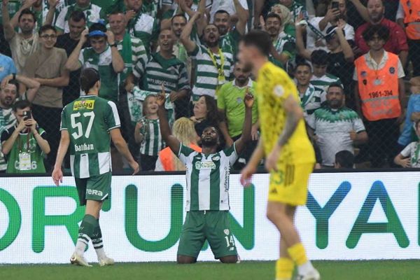Bursasporlu Iheanacho, efsane isimlerin 9 maçlık rekorunu aştı