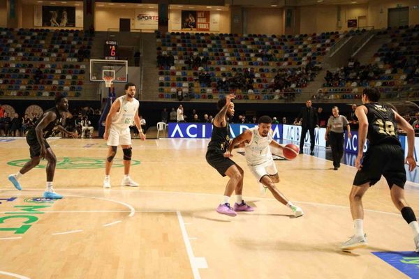 Körfez Basket sahasında geriden gelerek Esenler Erokspor'u 88-79 yendi