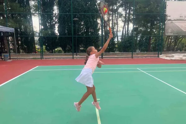 Okul çıkışı sporu seçiyorlar: Muğla'da gençler ücretsiz branşlarla buluşuyor