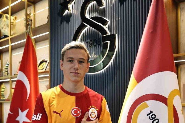 Galatasaray uzun vadeli projede Aleksey Batrakov'a yatırım yaptı