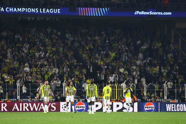 Fenerbahçe'nin avantajı eridi: Slavia Prag ile 2-2