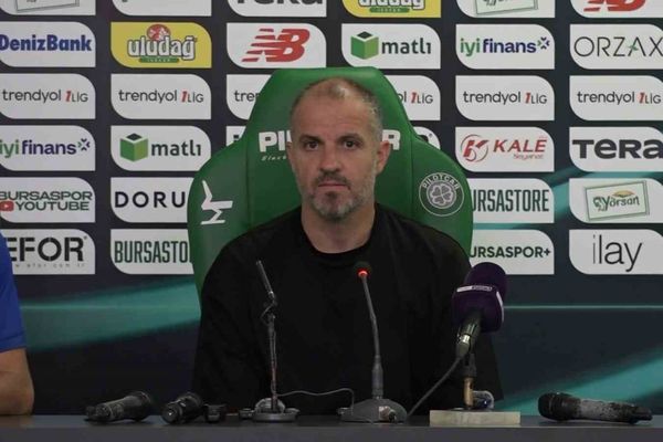Bursaspor'da kaçan fırsatlar, Esenler Erokspor'dan değerli puan
